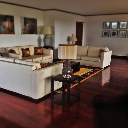 Saigon Domaine Luxury Residences Хошимин Екстериор снимка
