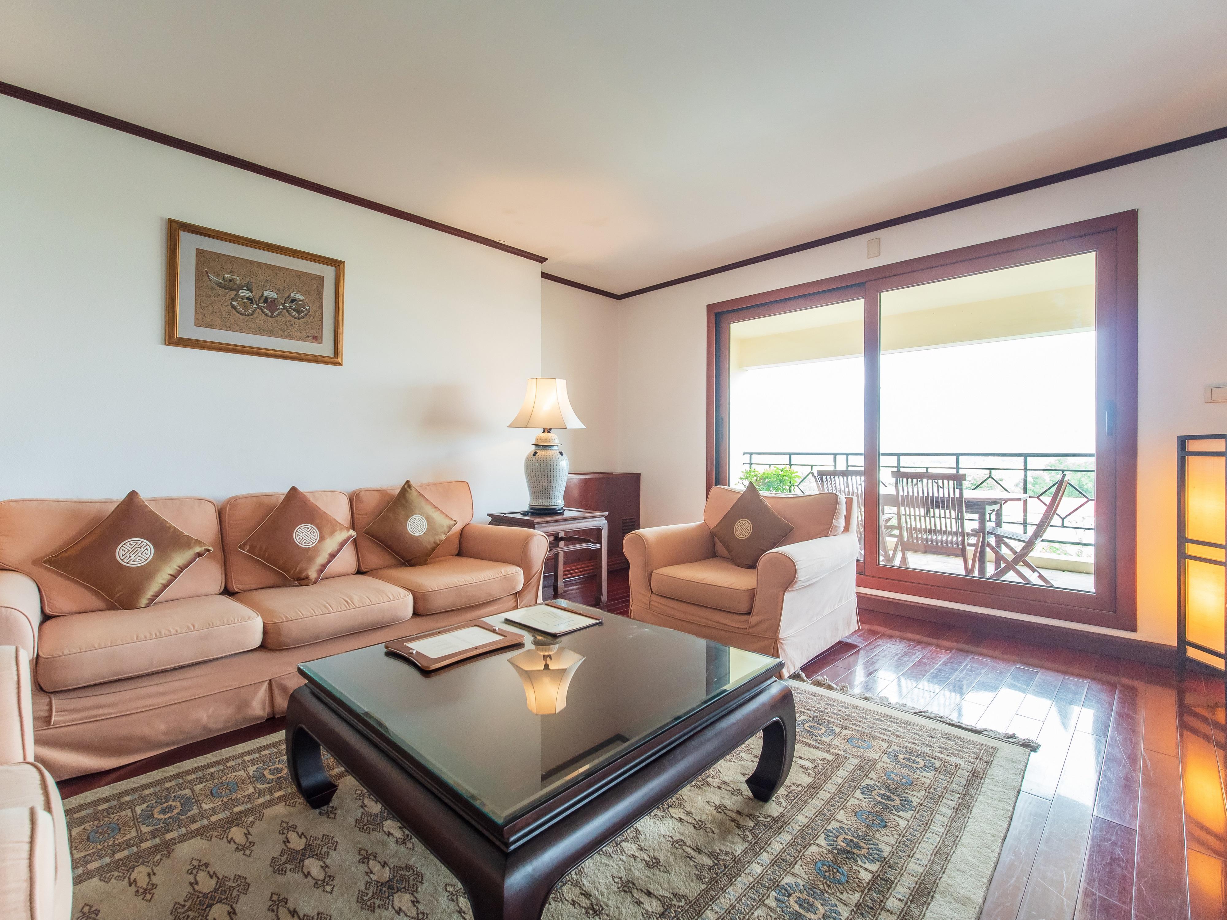 Saigon Domaine Luxury Residences Хошимин Екстериор снимка