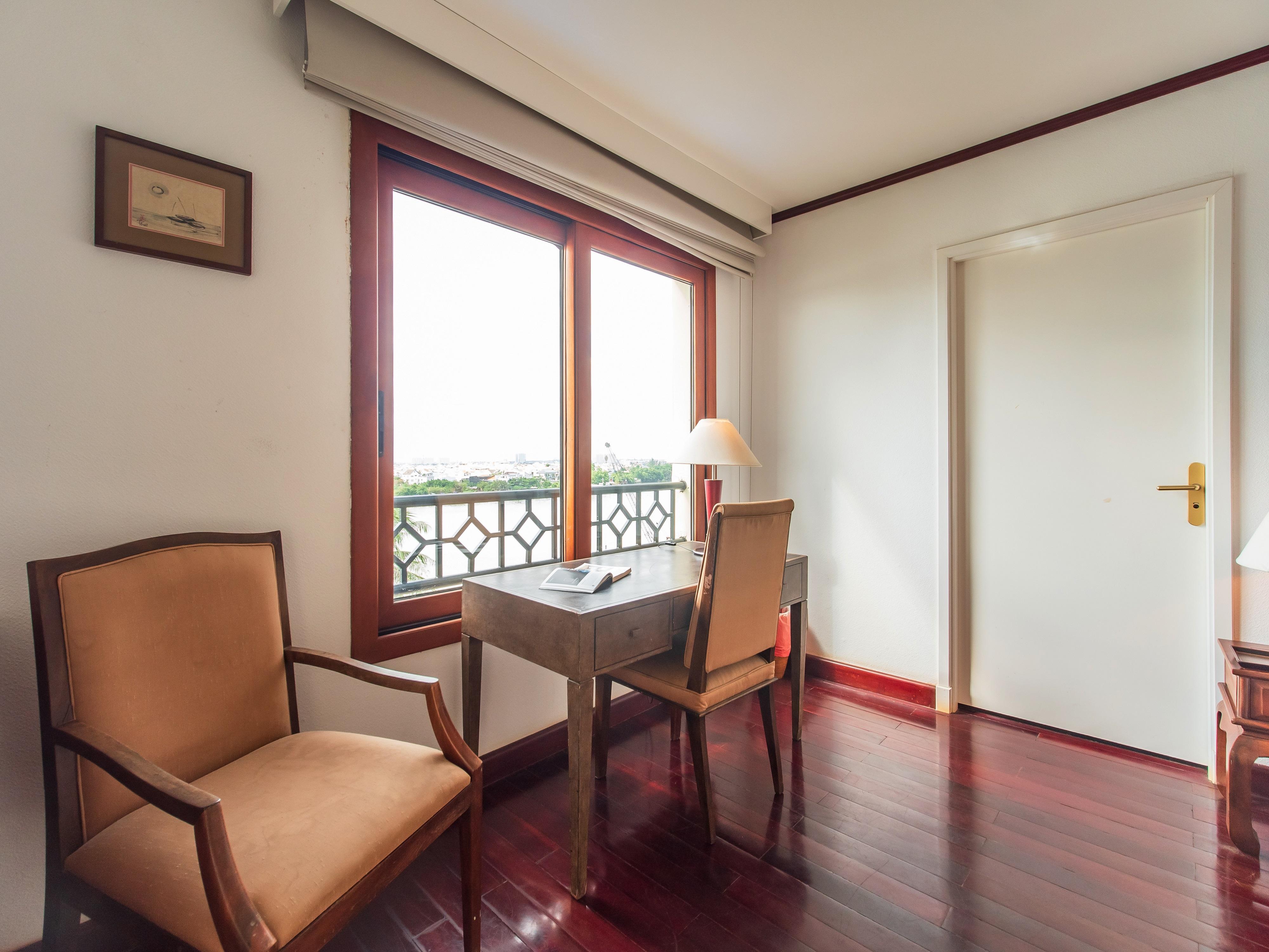 Saigon Domaine Luxury Residences Хошимин Екстериор снимка