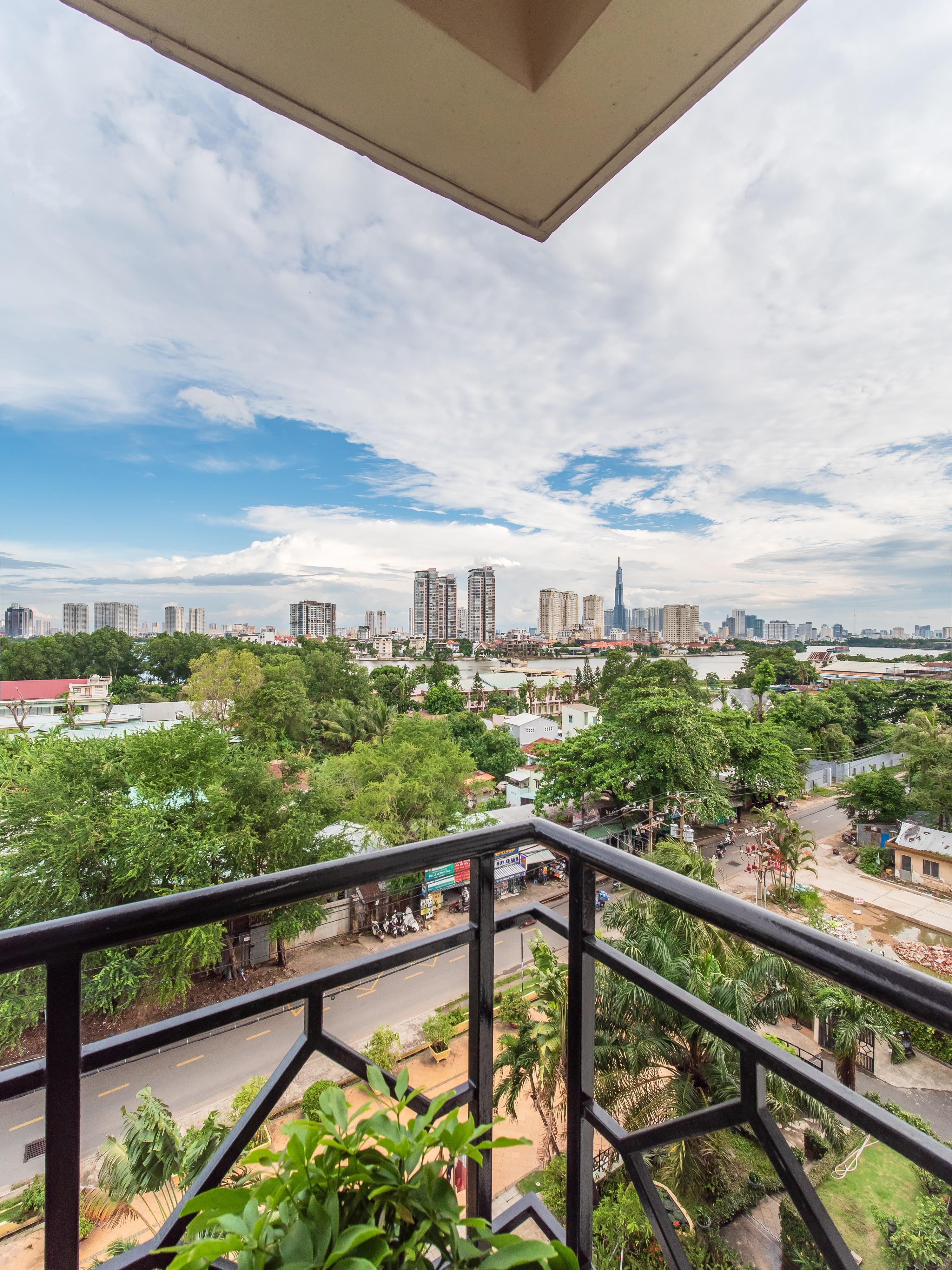 Saigon Domaine Luxury Residences Хошимин Екстериор снимка