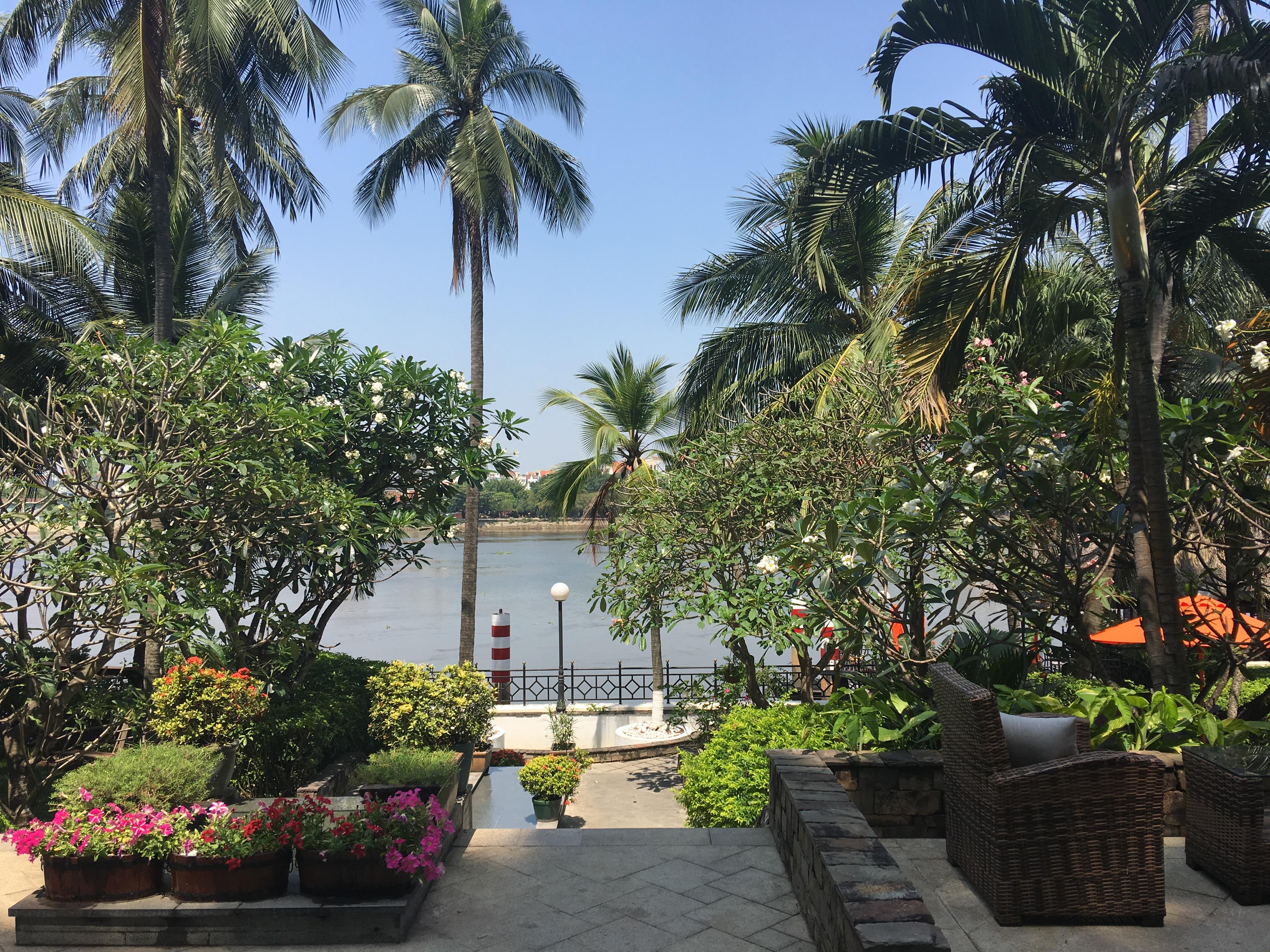 Saigon Domaine Luxury Residences Хошимин Екстериор снимка