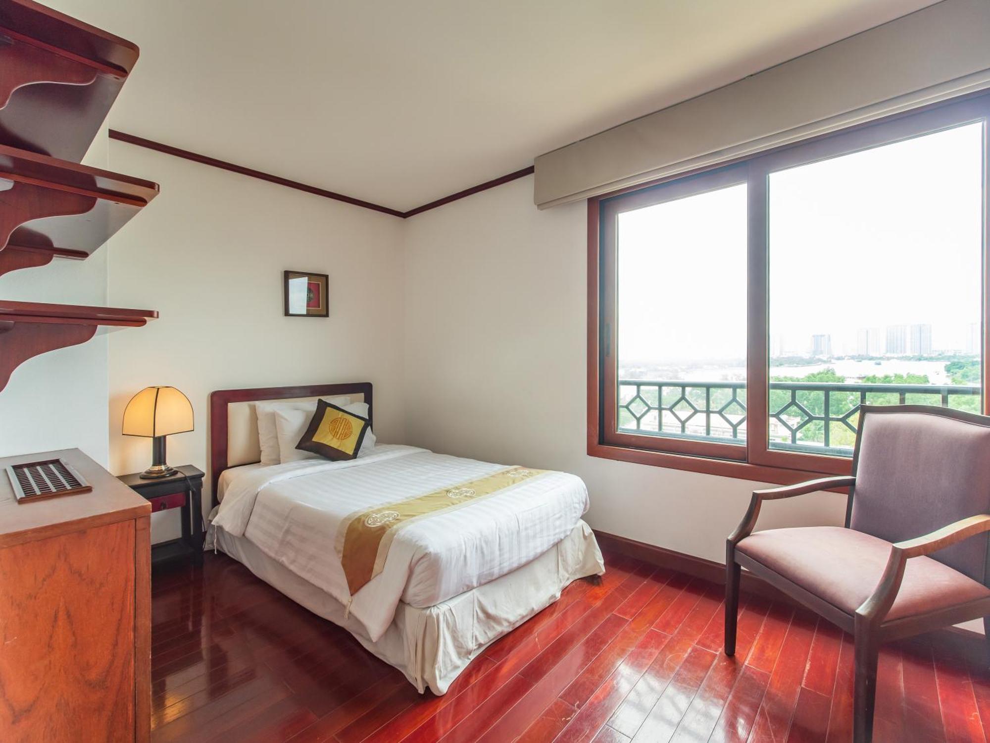 Saigon Domaine Luxury Residences Хошимин Екстериор снимка